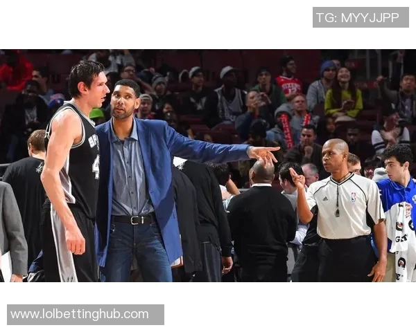 姚明与邓肯的巅峰对决谁能在单挑中笑到最后