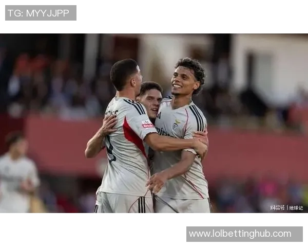 本菲卡大胜多特蒙德三球零封全场精彩瞬间回顾 本菲卡大胜多特蒙德三球零封全场精彩瞬间回顾